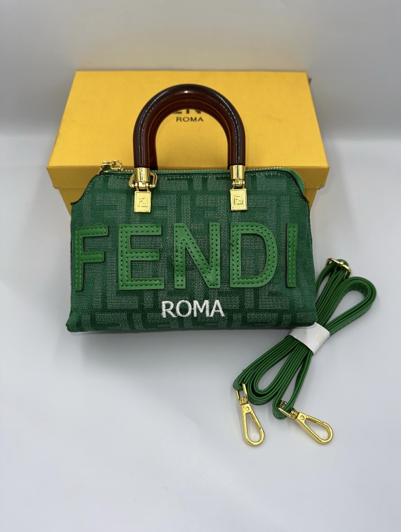 QUEEN ELLA WEARS OWERRI